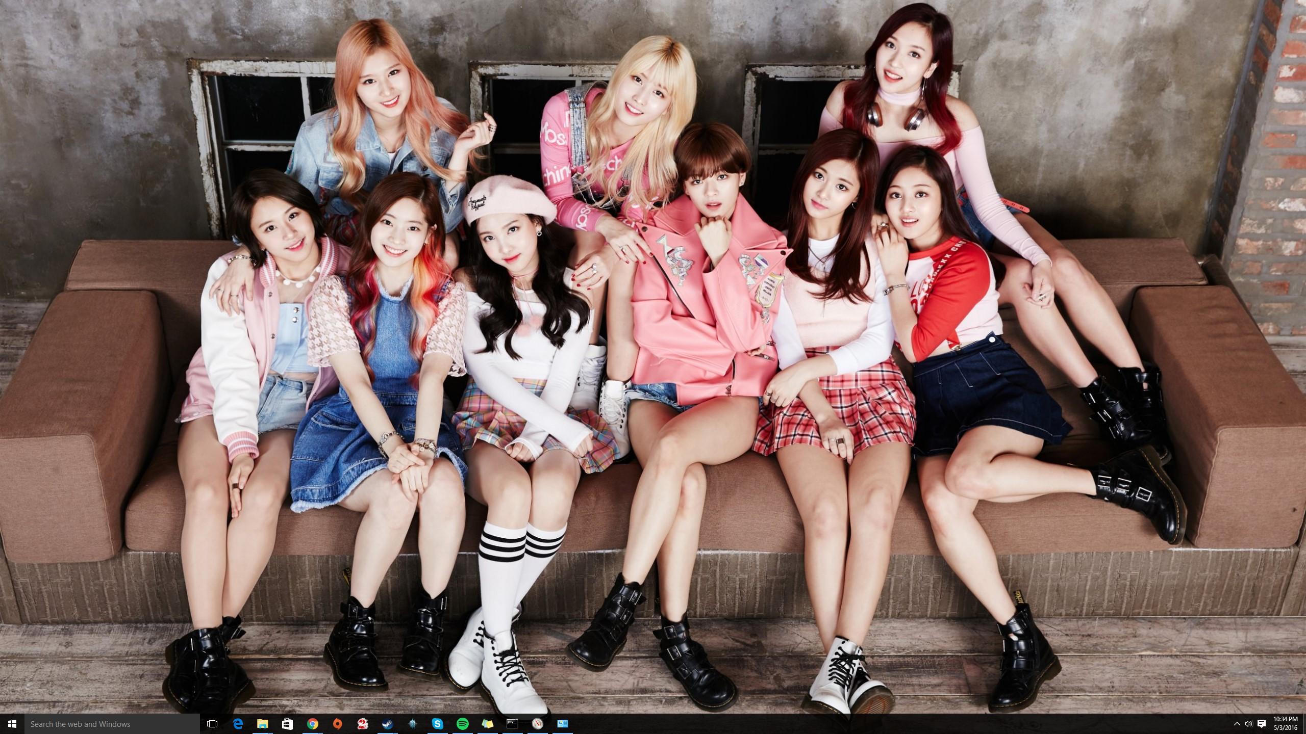 Post your twice wallpaper rn